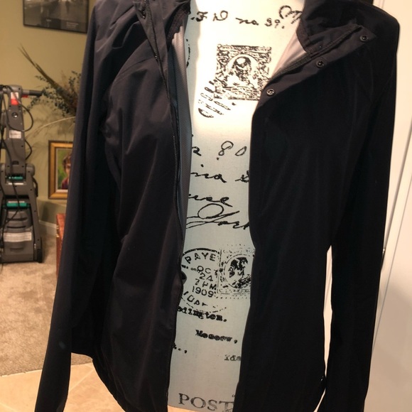 Athletic windbreaker - Picture 2 of 3